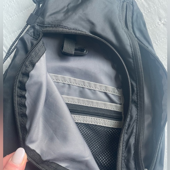 Eddie Bauer Crossbody Bag - Picture 3 of 4